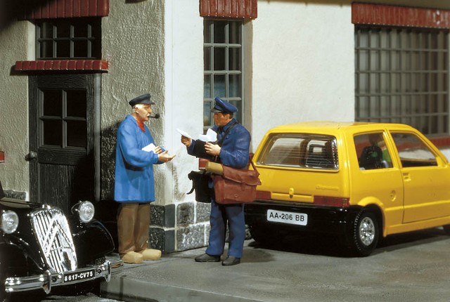 Pola 331932 - Postman And Passer-By